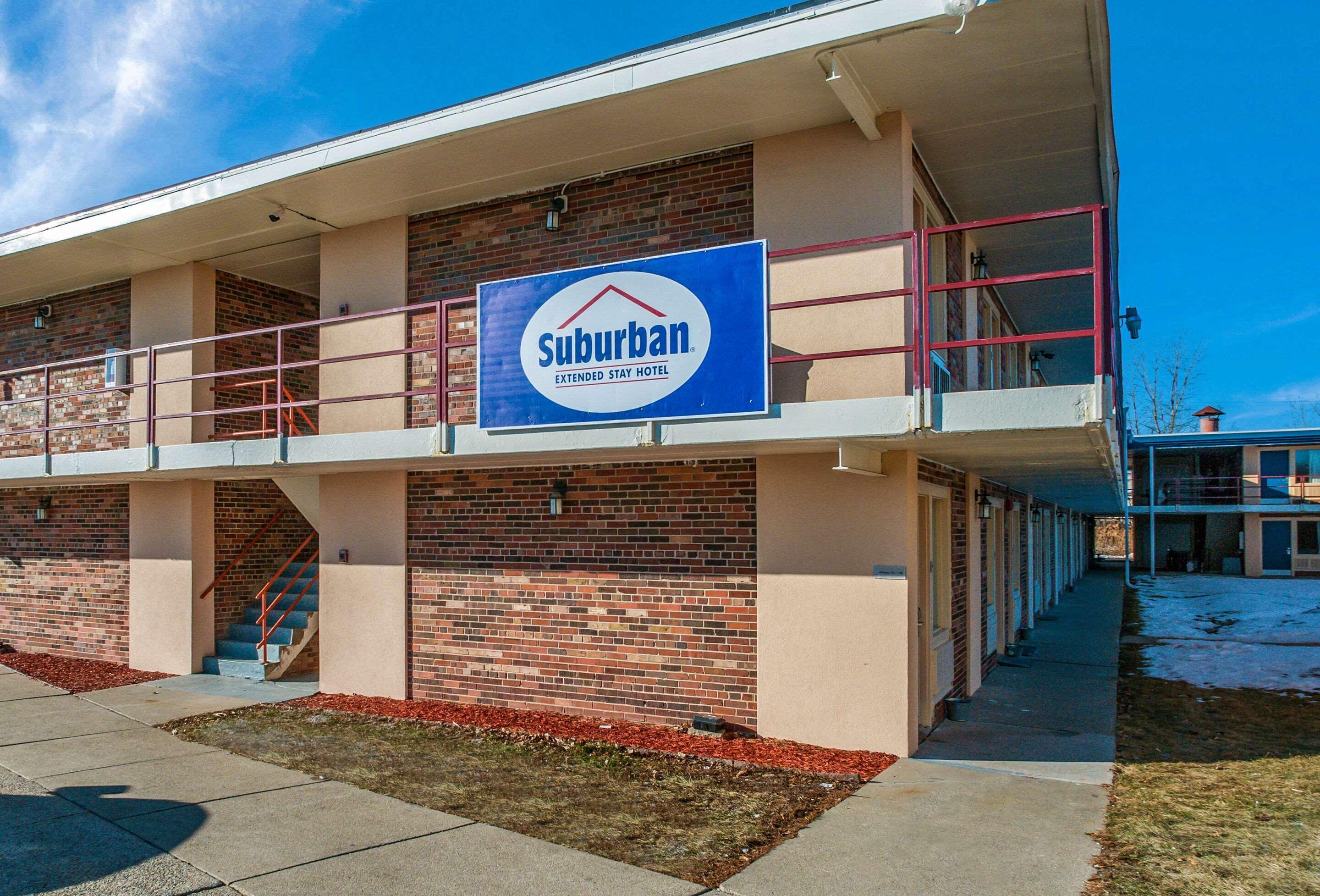 Suburban Studios Neenah-Appleton エクステリア 写真