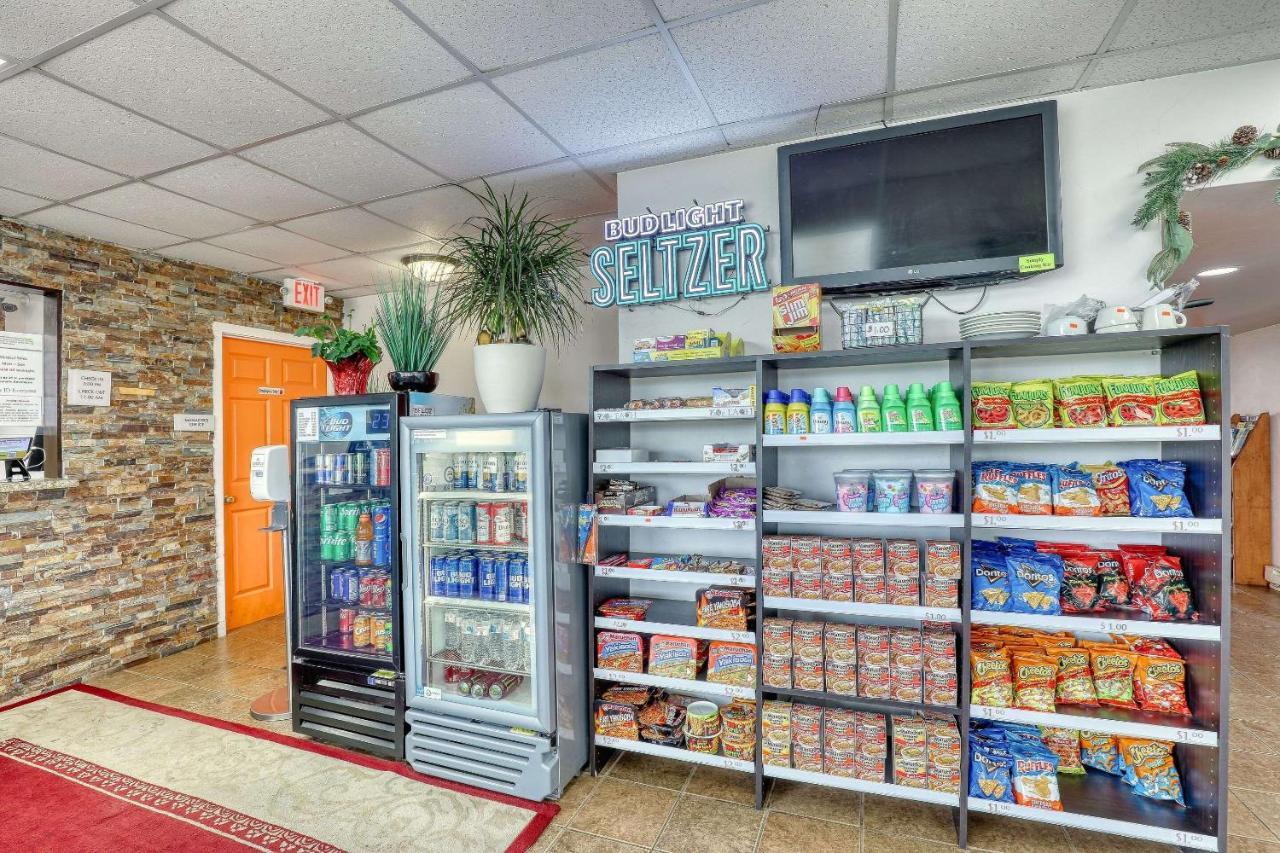 Suburban Studios Neenah-Appleton エクステリア 写真